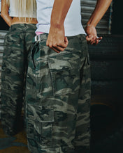 Load image into Gallery viewer, 2-in-1 Star Camo Cargo Pants/Shorts